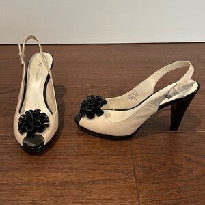 Anne Klein Women’s Off White Peep Toe Pumps with Black Flower Size 8.5